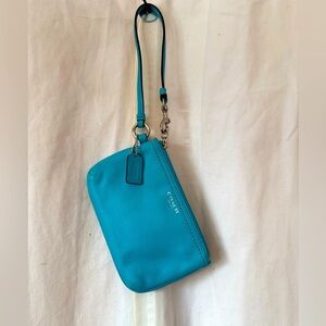 Coach Robins Egg Blue‎ Wristlet/Clutch With Hangtag EUC *Flaw*